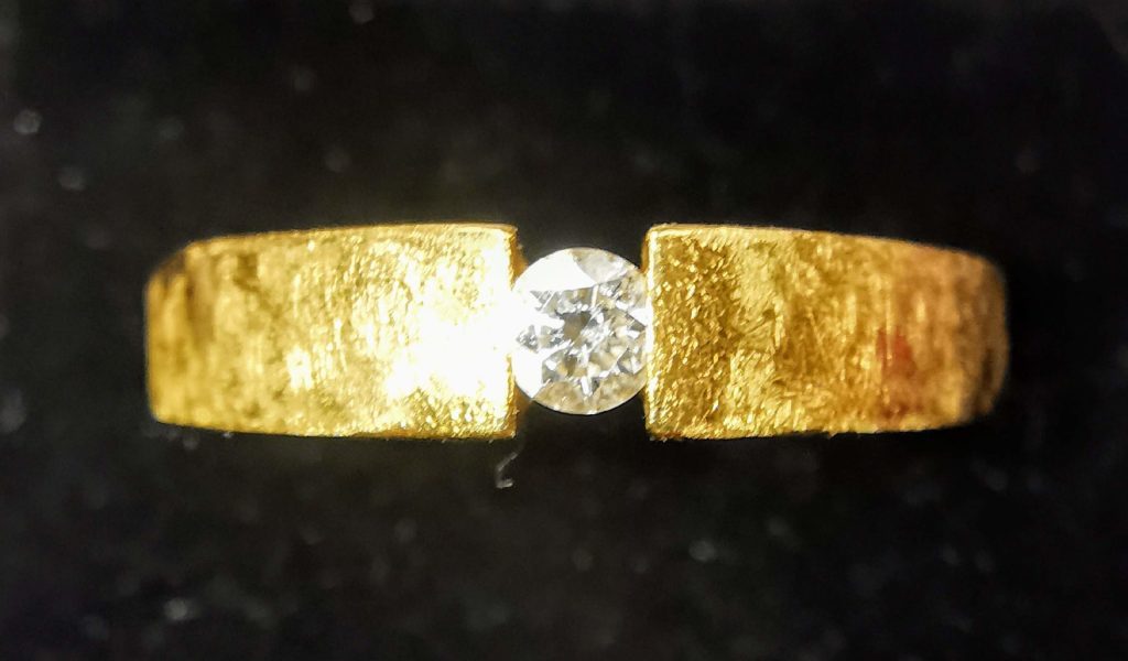 750 gold ring 750 gold ring